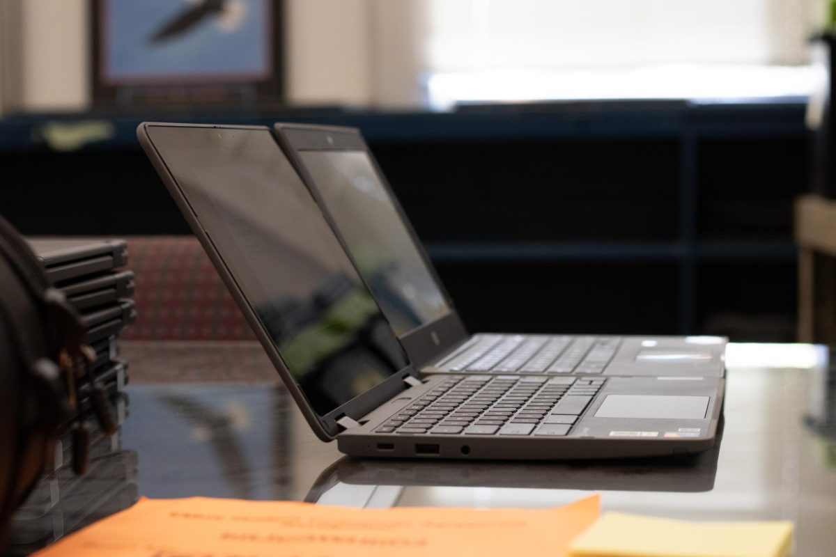 Freshman receive groundbreaking new chromebooks